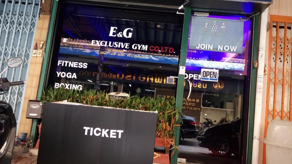 E&G Guest House Bangkok Esterno foto